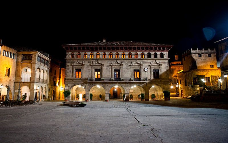 Poble Espanyol de noche